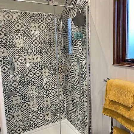 The Hut In The Orchard @ Yorecroft * Aysgarth