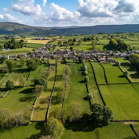 Apartman The Hut In The Orchard @ Yorecroft
