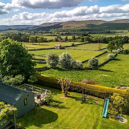 The Hut In The Orchard @ Yorecroft