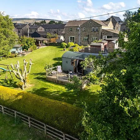 Apartment The Hut In The Orchard @ Yorecroft